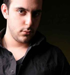 دانلود آهنگ رو درو دیوار این شهر از محمد زارع