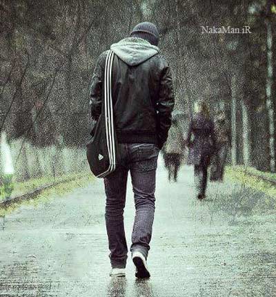 این روزا دارم میرم دلتنگی - مرد-بارانی-غمگین آینده
