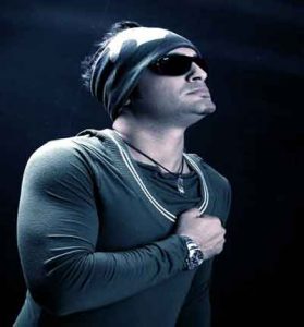 دانلود آهنگ دنیای سیاه از متین دو حنجره دانلود آهنگ دنیای سیاه از متین دو حنجره