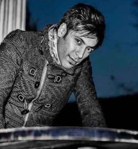 دانلود آهنگ بیا پیشم از مجید یحیایی