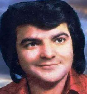 دانلود آهنگ آدم عاشق از عباس قادی