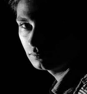 دانلود آهنگ دلمو میشکنه از حمیدرضا فرهادی