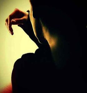 دانلود آهنگ قسم و گریه های تو برام دیگه دروغه روح پرور