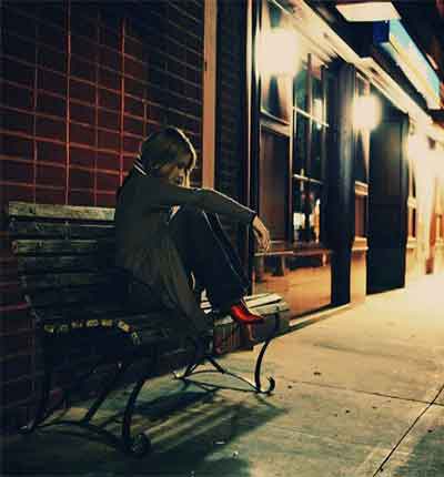 کوچه شب شانه هایت خداحافظ پریشون دل سرده