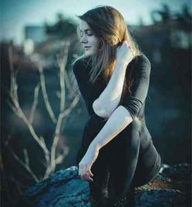 دانلود آهنگ میسوزم میسازم اما با دردام میسازم دانلود آهنگ میسوزم میسازم اما با دردام میسازم