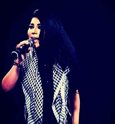 آریانا سعید کمک کمک