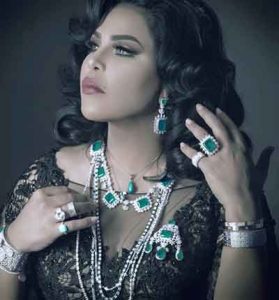 دانلود آهنگ دیگه دیره – هنوز عطر تنت اینجاست