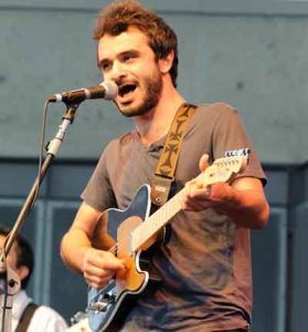 دانلود آهنگ حرف بزن از علی عظیمی 