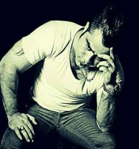 دانلود آهنگ گفتم نرو بی تو میمیرم از ولی قاسمی دانلود آهنگ گفتم نرو بی تو میمیرم از ولی قاسمی