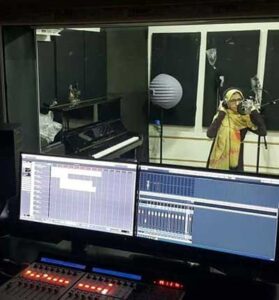 دانلود آهنگ برف و خین از آستاره بختیاری