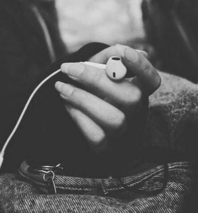 آهنگ محلی توی لحظه های سرد بی کسیم به یادتم