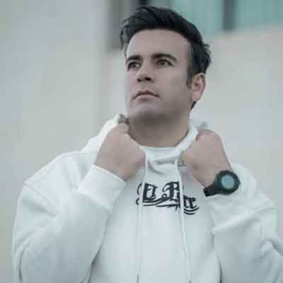 آهنگ میخوام امشب یه جایی بشینم