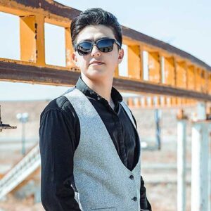 دانلود آهنگ وقتی میگیرم دست تو حسم عجیب تره به تو از علیرضا زارع دانلود آهنگ وقتی میگیرم دست تو حسم عجیب تره به تو از علیرضا زارع