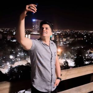 دانلود آهنگ عاشق زارم بیا زار بیمارم بیا از علی برزنونی دانلود آهنگ عاشق زارم بیا زار بیمارم بیا از علی برزنونی