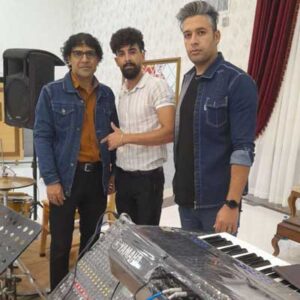 دانلود آهنگ چرا شکسته حالی ای دل از ایمان توحیدی