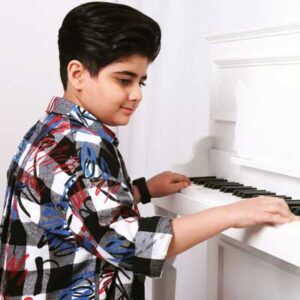 دانلود اهنگ برنو بر دوش بگردم کوه و صحرا از ایلیا صباغ