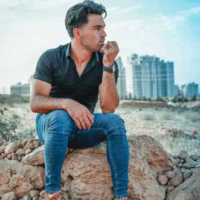 حسین رستمی آهنگ با غصه هام غصه خوردی