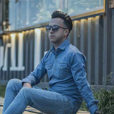 رضا دژانگاه ساکت و صبورم