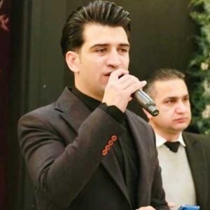 دانلود آهنگ زدی خنجر ولی وایستا و گوش کن از قاسم بهاری